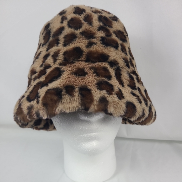 NEW ADRIENNE LANDAU FAUX FUR LEOPARD HAT MSRP $45 NWT - Picture 2 of 7